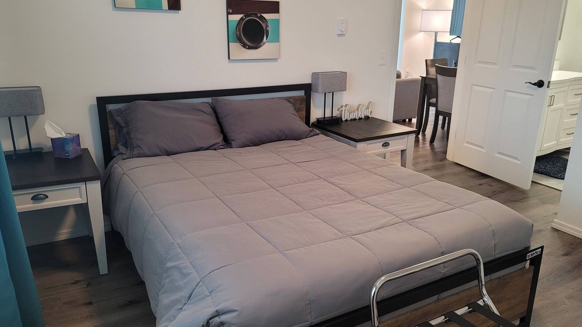 Monroe Apartment | #201 New Cozy Monroe Condo near Evergreen State Fair!