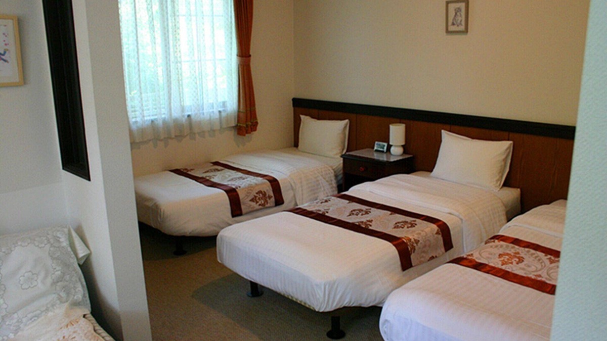 Yamanakako Hotel | 201 western style four bed roomYamanaka Lake View/Minamitsuru-gun Yamanashi