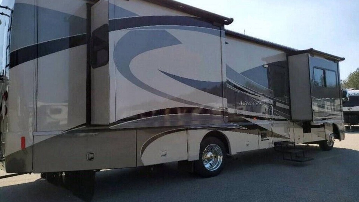 Columbiana House | 2011 Winnebago Adventurer 35P - Unit Rental/NO site