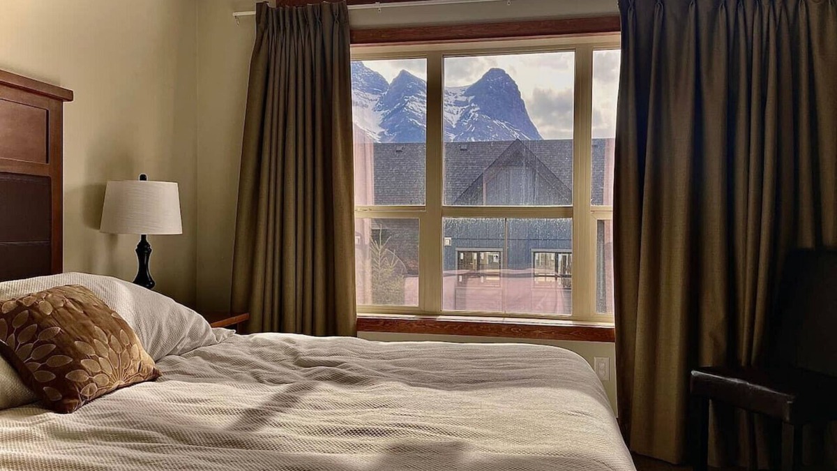 Canmore Ski Chalet | 202 Canmore home with beautiful views