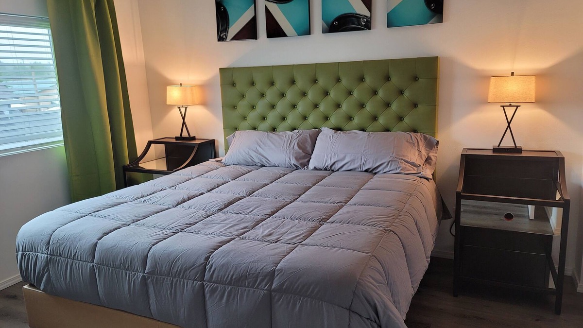 Monroe Apartment | #202 New 2-bedroom condo just 3 minutes drive to Evergreen State Fairgrounds