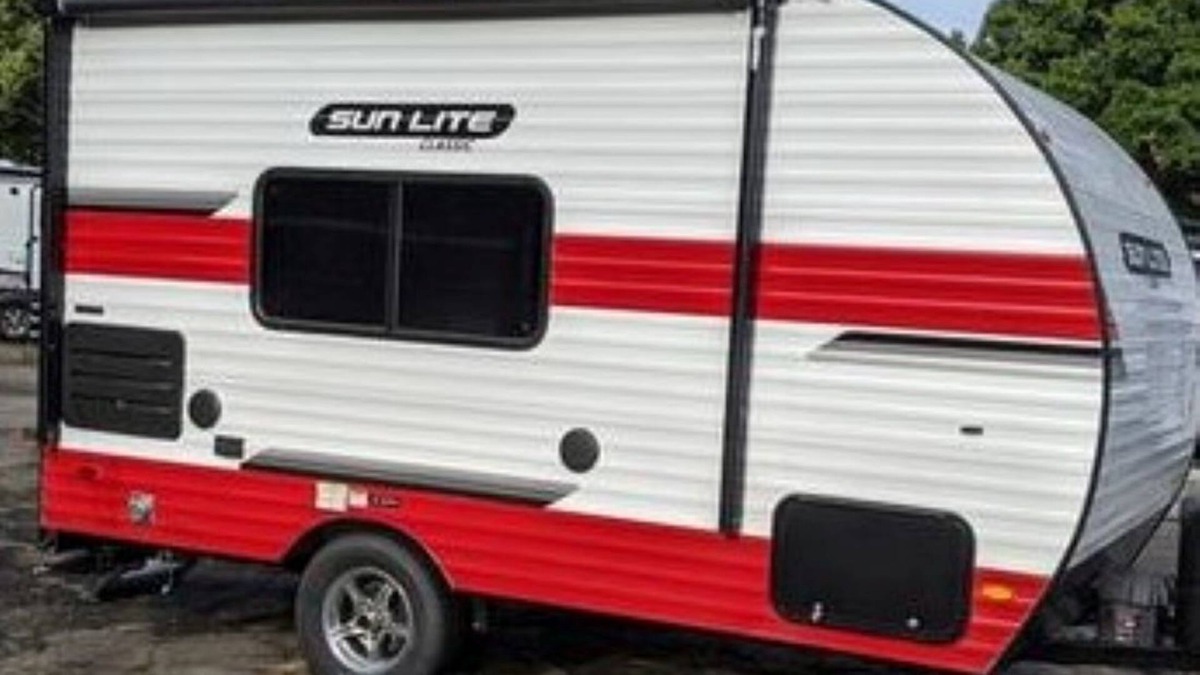 Calverton House | 2020 Sunset Park 16 BH- Camper Trailer