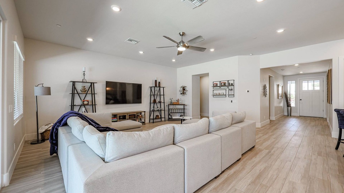 Pointe Scottsdale House | 2023 Built BOUGIE Resort in Old Town-Heated LUXE Pool, 2 Posh Masters, 4Baths