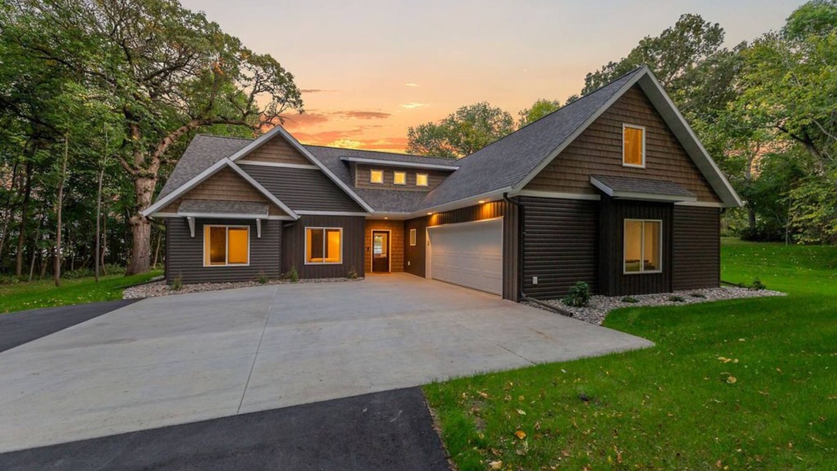 Pelican Rapids Cabin | 2023 Built Lake Home on Lake Lizzie with 250' Shoreline - 7 Beds