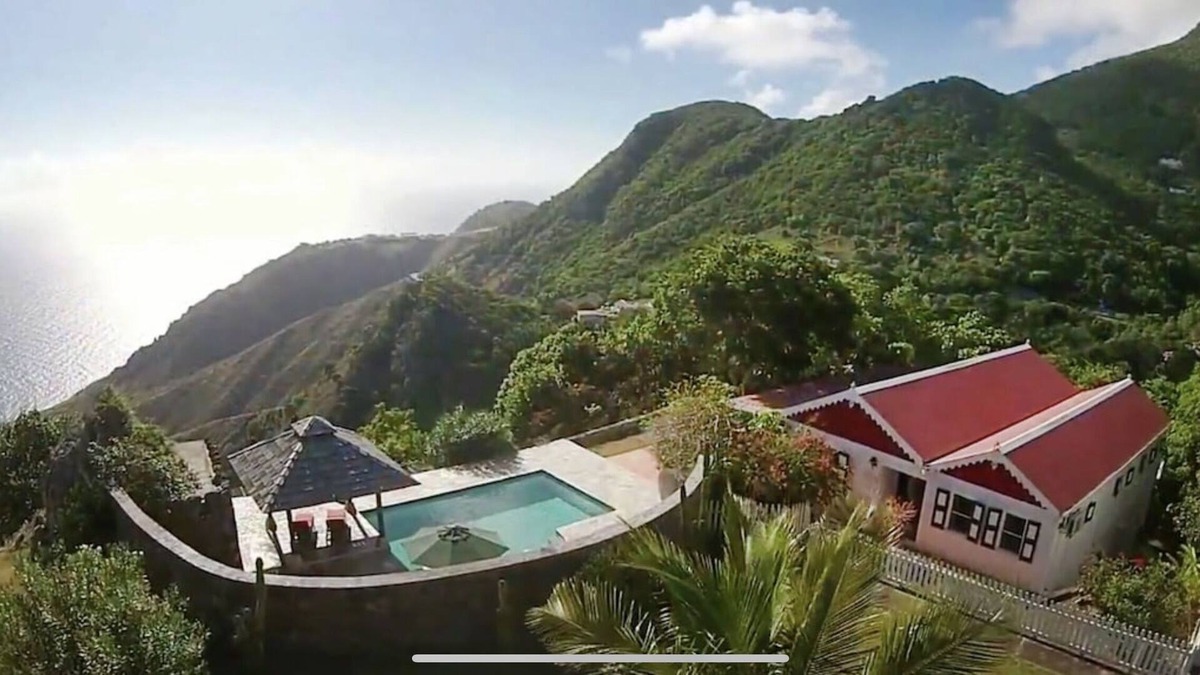 Windward Side Villa | 2023 Villa Fairview on Saba. Ultimate privacy.