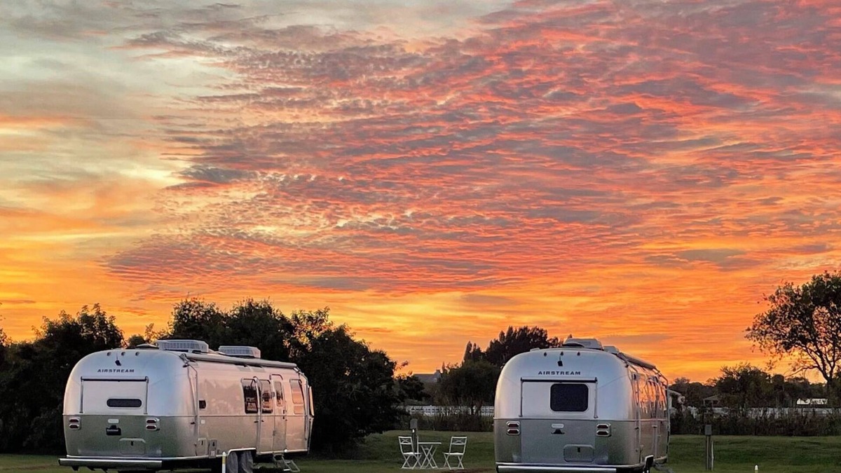 Olivehill House | 2024 Airstream Flying Cloud 30FB - Fishermans Hideaway Campsite Included