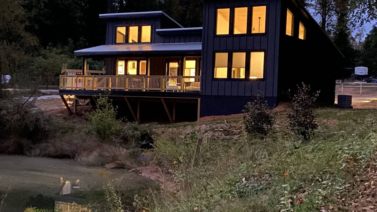 Hendersonville House | 2024 Custom Home in the Blue Ridge Mtns w Hot Tub!