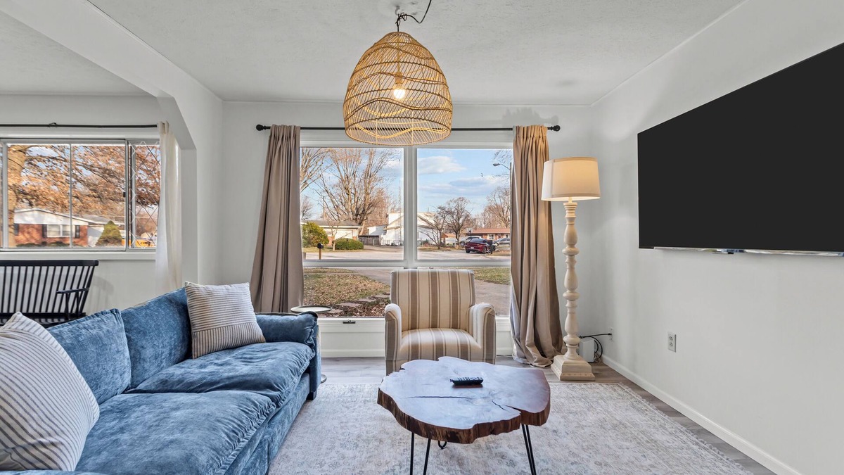 Kokomo House | 2024 New 3-bedroom house with WiFi, AC in Kokomo