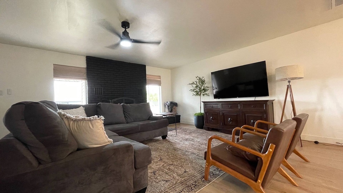 Page House | 2024 Remodeled, cozy 4-bedroom house with AC & WiFi in Page, AZ