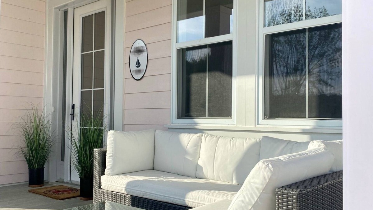 Port Stanley House | 2025 JUST Released 8 Guest Beach House w/Arcade, Gym, Pool, BEACH & Private yard