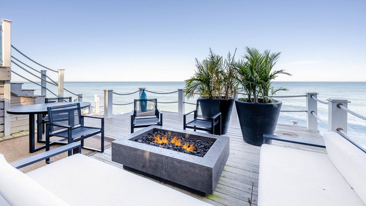 Grand Beach House | (2025 Open!) LAKEFRONT HOME WITH PRIVATE HOT TUB!