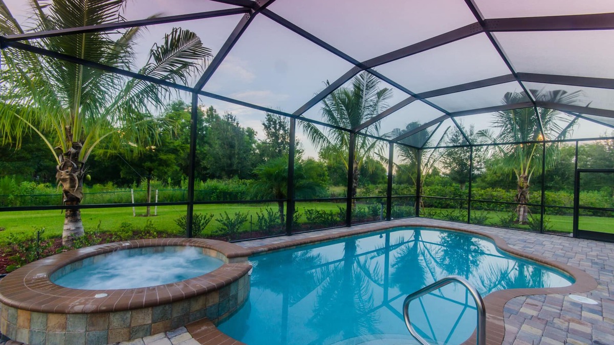 Naples House | 2025 Season Available ! TREVISO BAY - RESORT. LUXURY POOL & Spa GOLF HOME