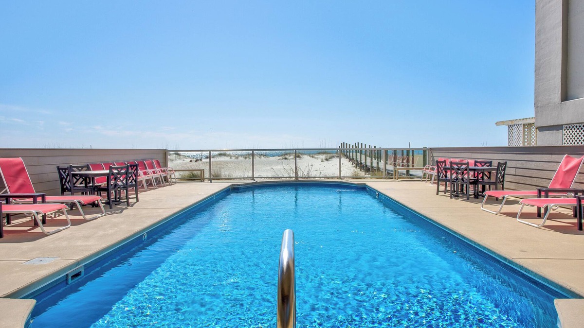 Gulf Shores House | 🥳 2026 Going fast! 😎 The Pearl. 20BR. Beachfront. Heatable Pool! ELEVATORS!