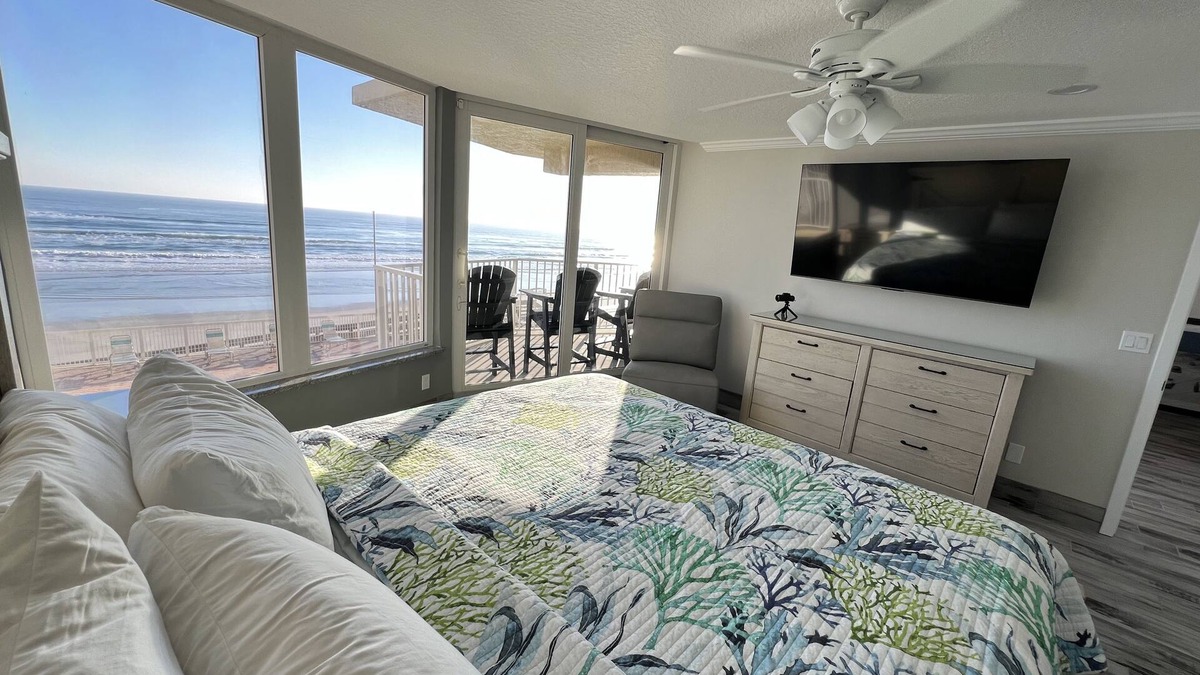 Daytona Beach Shores Condo | #203 2BR, 2KING BEDS, 1QMurphy, 2.5BA Max 6, #20 Dog, Discount 7nt, SPACIOUS