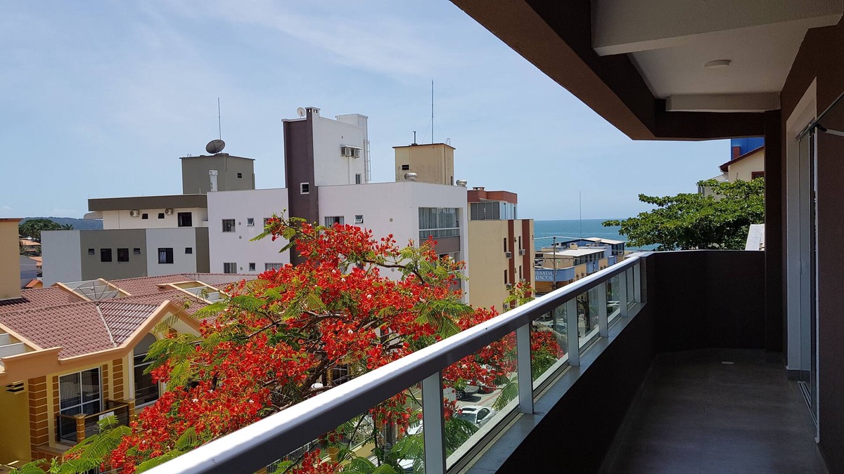 Centro Apartment | 203 " Charm and Comfort 1 minute from Bombinhas Beach " Amarra 69 Residence.