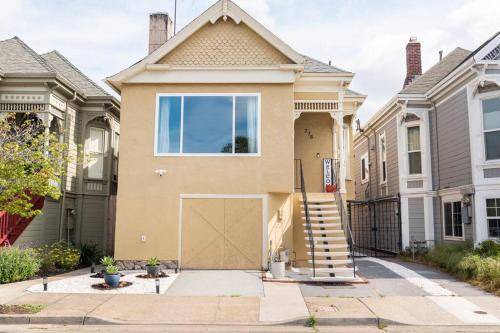 Oak Center House | 204 m² House ∙ 4 bedrooms ∙ 10 guests