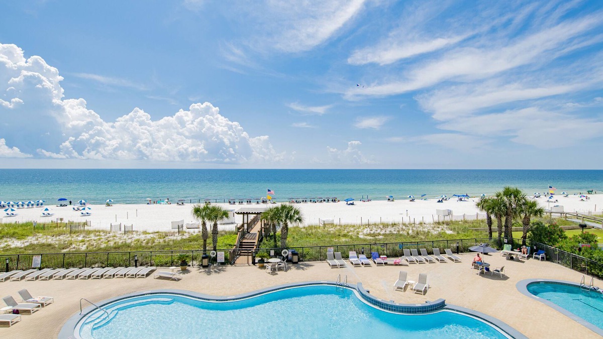 Ono Island Condo | 204 Palacio, low floor professionally decorated gulf front condo!