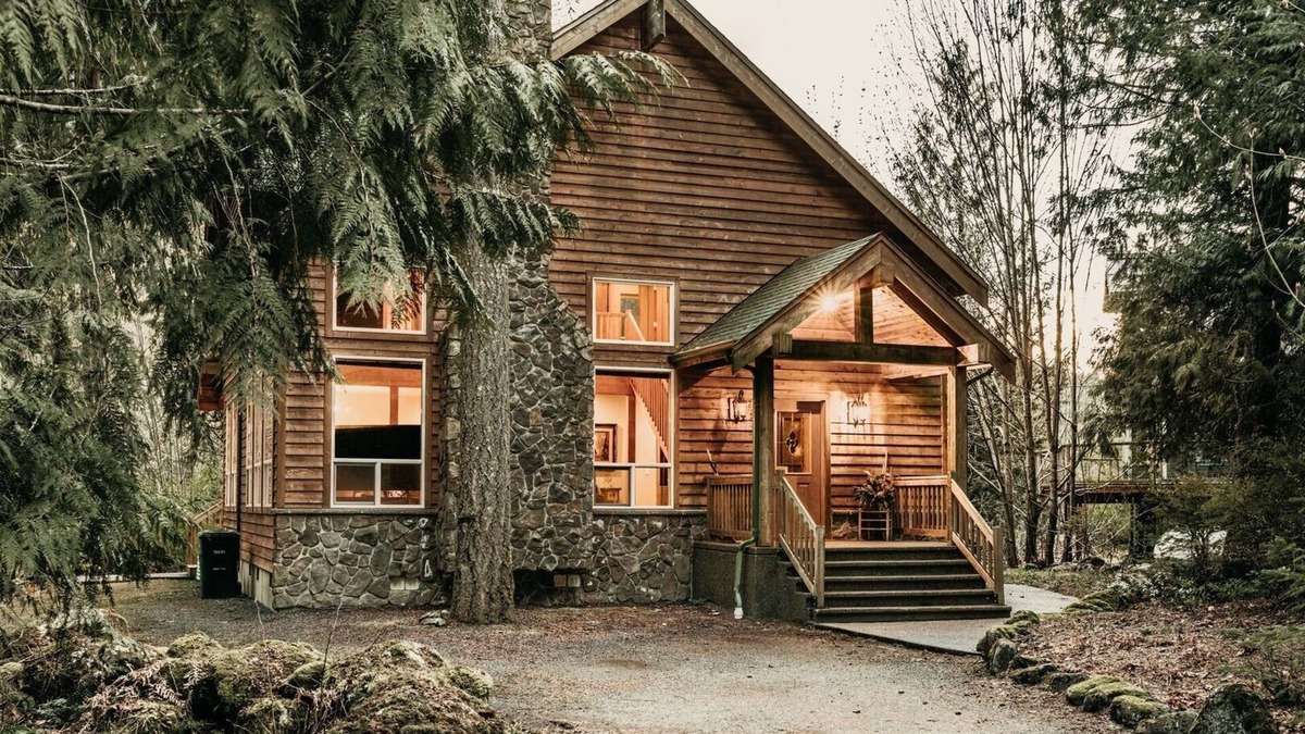Warnick Cabin | 20GS - WiFi - F/P - W/D - Sleeps 6 by RedAwning