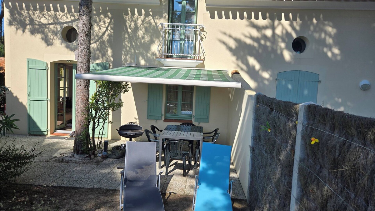 Saint-Jean-de-Monts Cabin | 20min from the beach, next to the forest, 3-bedroom bungalow, residence with swimming pools