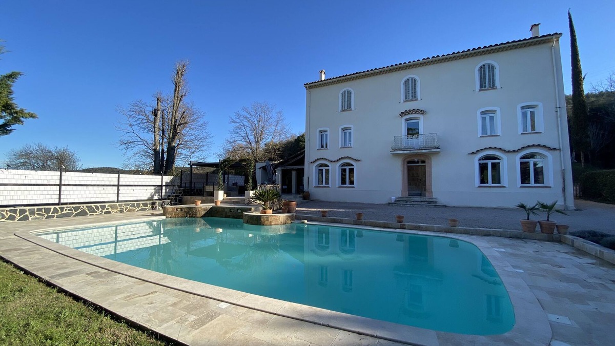 Les Arcs-sur-Argens Villa | 20mn from the beach, House and large swimming pool VAR. 3 bedrooms, 2 bathrooms, sleeps 6
