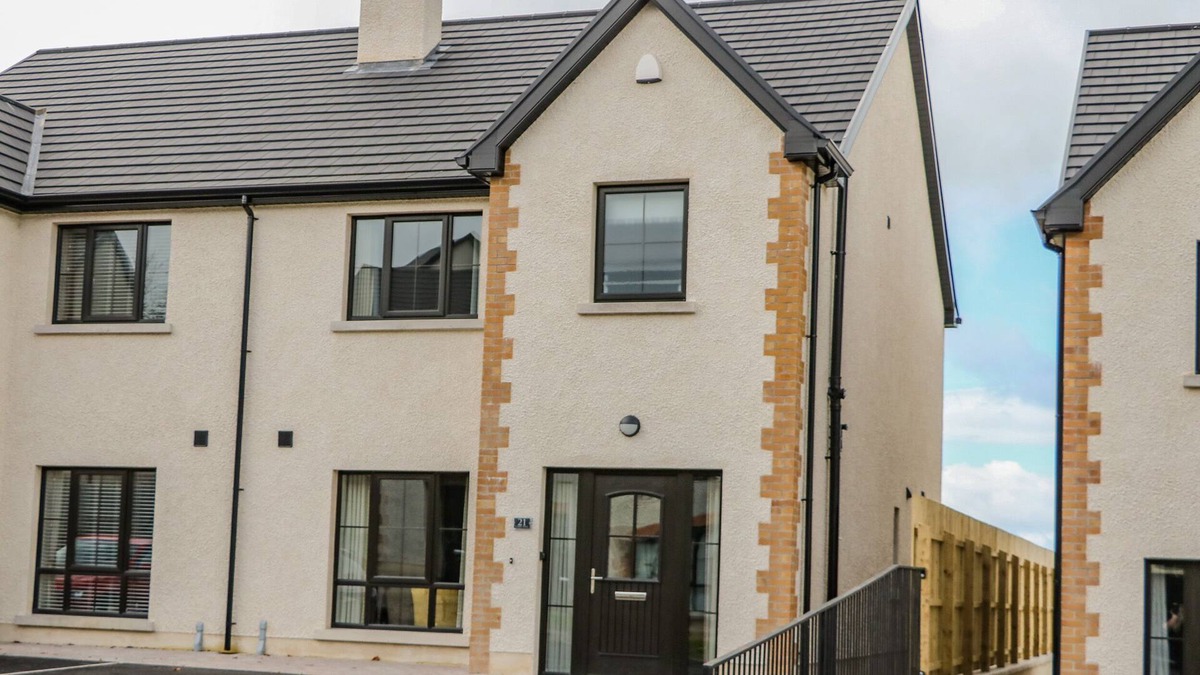 Irvinestown Cottage | 21 CARN HILL, family friendly, with open fire in Irvinestown