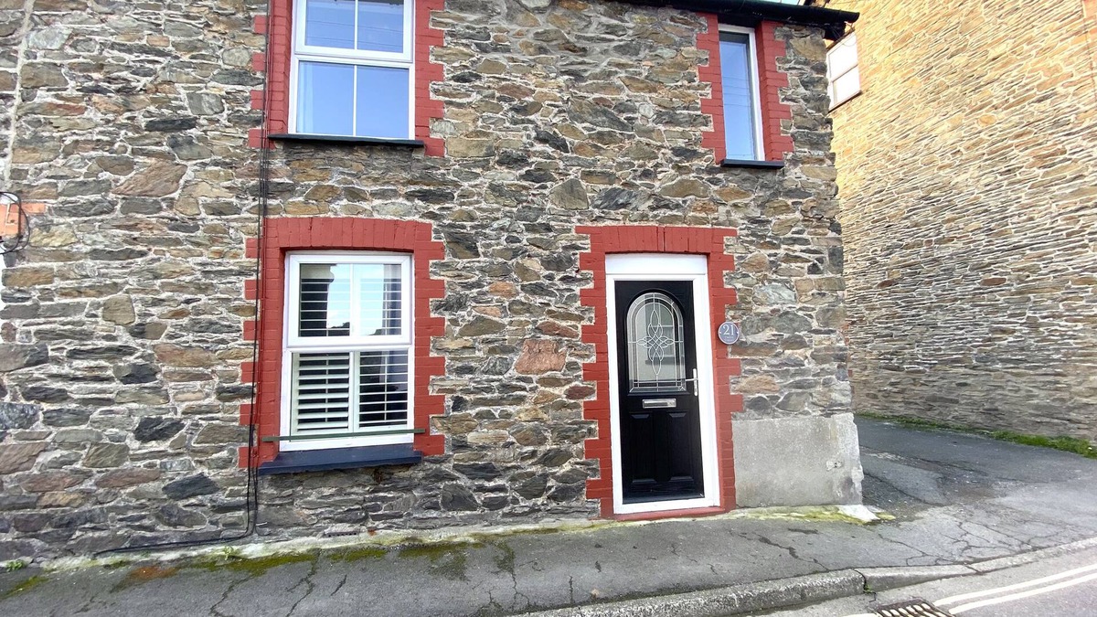 Lynton Cottage | 21 CROSS STREET, pet friendly, country holiday cottage in Lynton