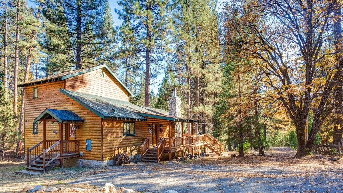 North Wawona Cabin | (21) River Refuge at The Redwoods In Yosemite