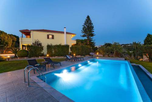 Petaloudes Villa | 210 m² Villa ∙ 4 bedrooms ∙ 12 guests