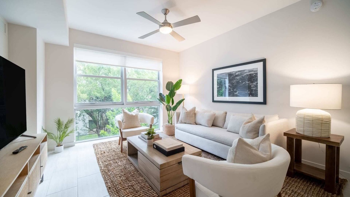 Glenvar Heights Apartment | #210 - Tucker Dadeland