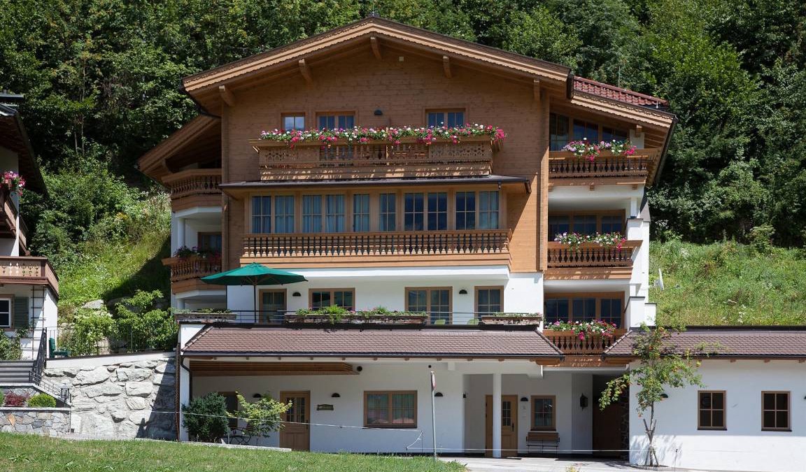Stumm Apartment | 212 m² Apartment ∙ 4 bedrooms ∙ 10 guests