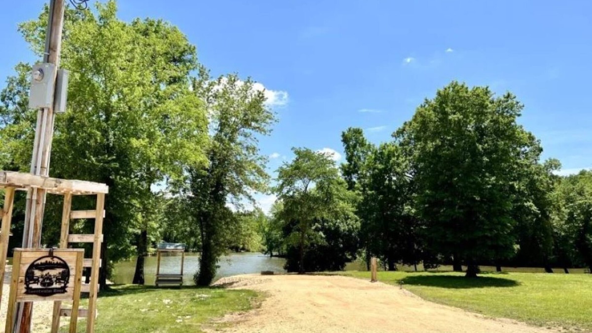 Flatwoods RV Rental | 214A SWEETWATER RIVER SITE 6