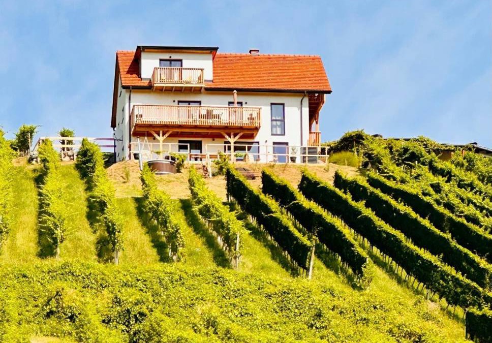Sankt Anna am Aigen House | 215 m² House ∙ 4 bedrooms ∙ 9 guests