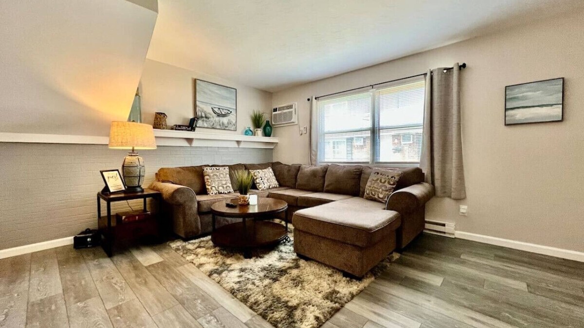 Franklin House | 219 Maxwell St - Unit A · Newly Renovated Franklin Flat