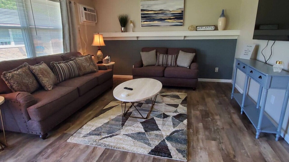 Franklin House | 219 Maxwell St - Unit C · A great newly renovated place to stay in Franklin