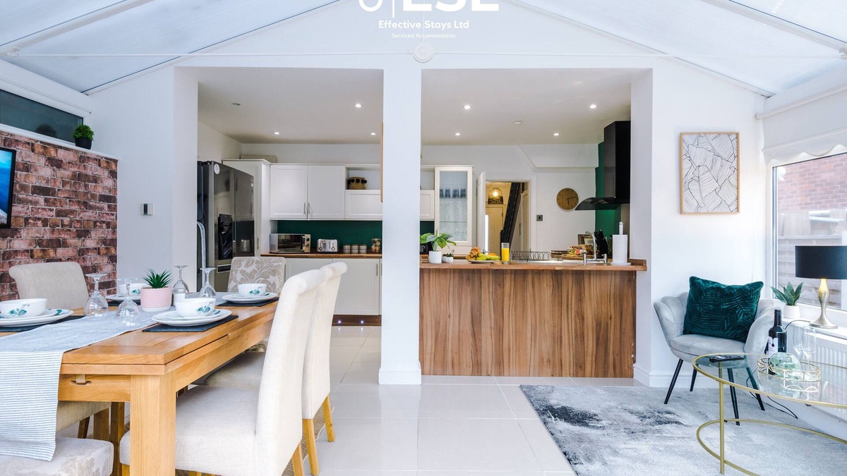 Blacon House | 21LGDR - 3 Bedroom House with Garden Seating and Driveway Parking