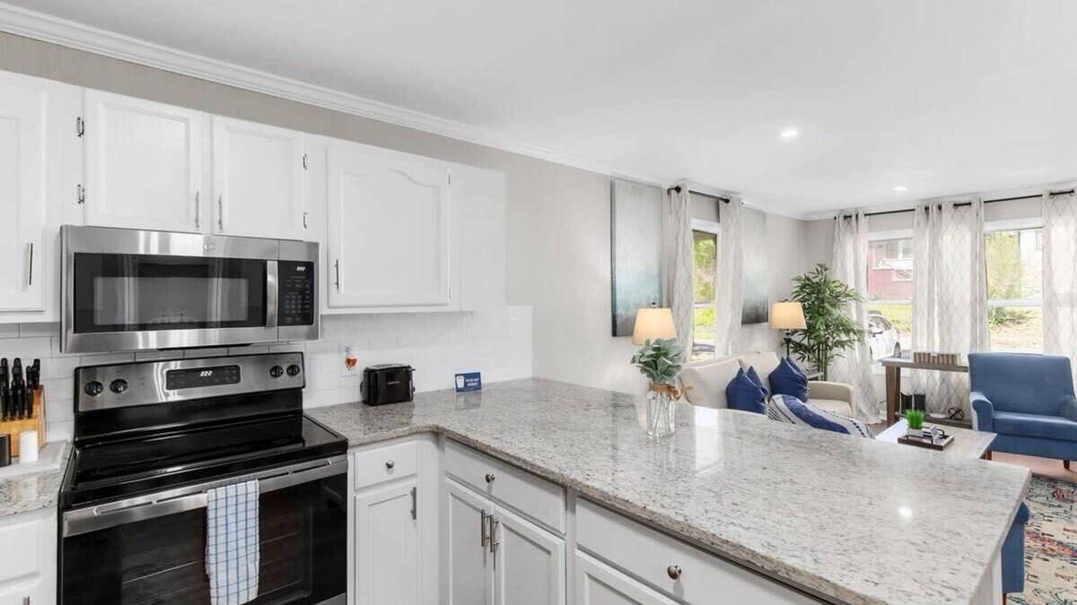 Birmingham House | 21st Street Evergreen Charm