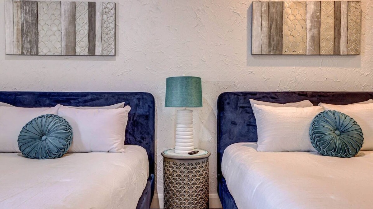 St. George Villa | 22 Amira SHARP · Sleeps 4 Heated Pool+Spa Dog Friendly $DiSCOUNT$