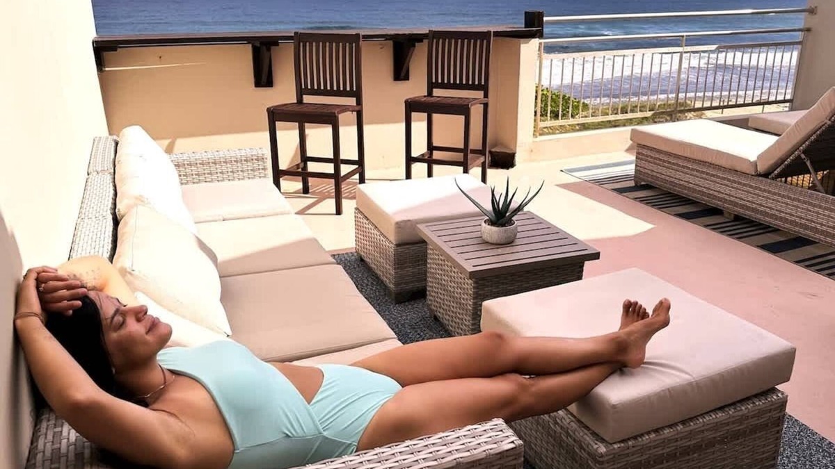 Bajura Condo | #22 Breezy Beachfront Penthouse READ DESCRIPTION
