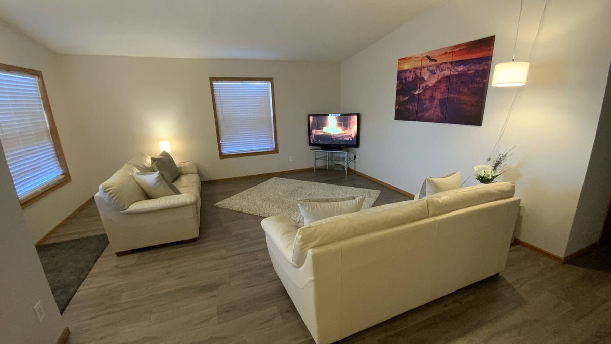 Three Hills House | 22 Cherry Lane SE Suite C 2 Bedroom 1 Bath Sleeps 10, Main Floor, Three Hills