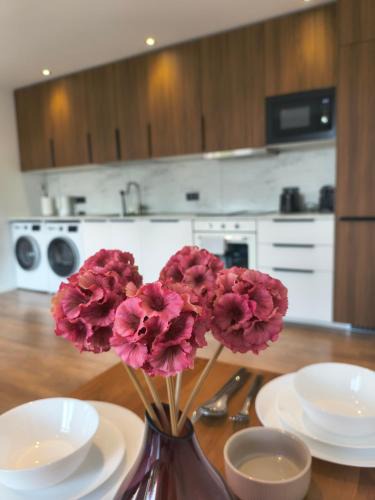 Chorzow Batory Apartment | #22, Free parking, Self check-in, Perfect location for Katowice, Chorzow, and DTS, 3rd floor - no elevator