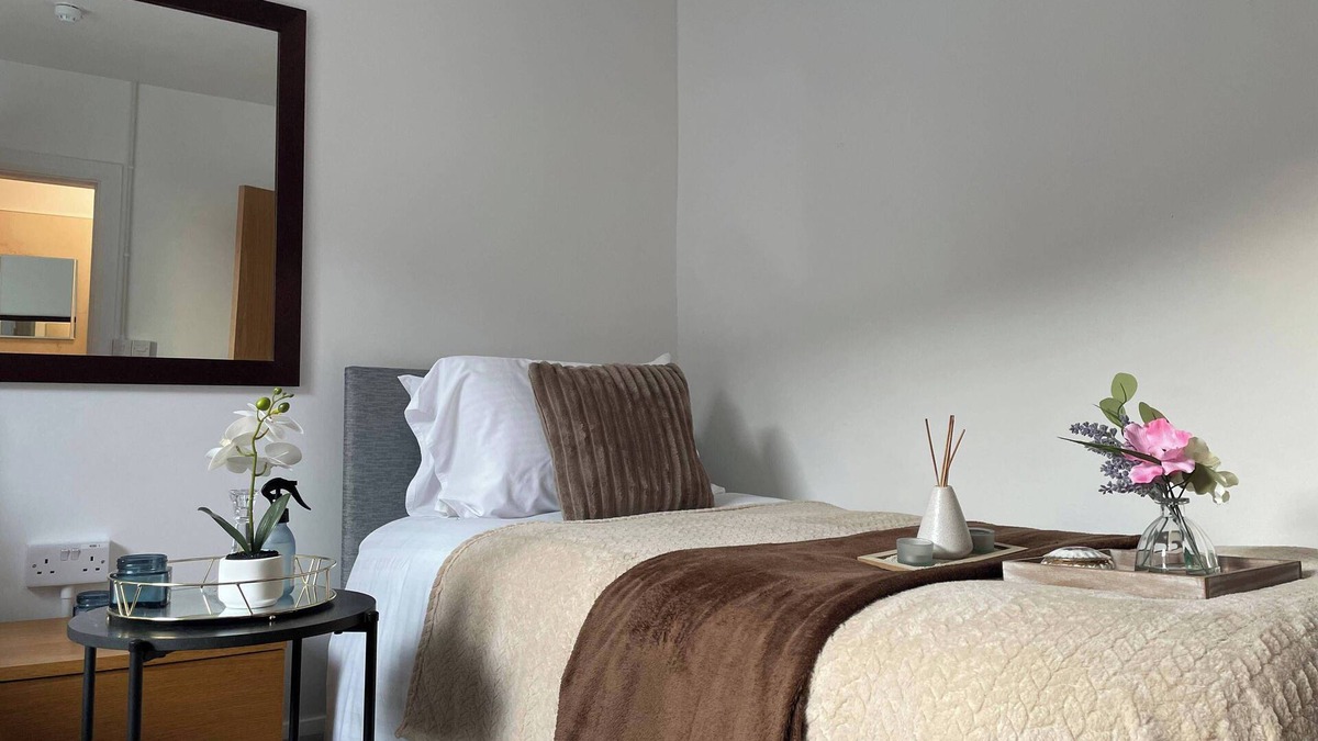 Edenderry Apartment | 22 Guests - Edenderry Luxury Apartment Retreat