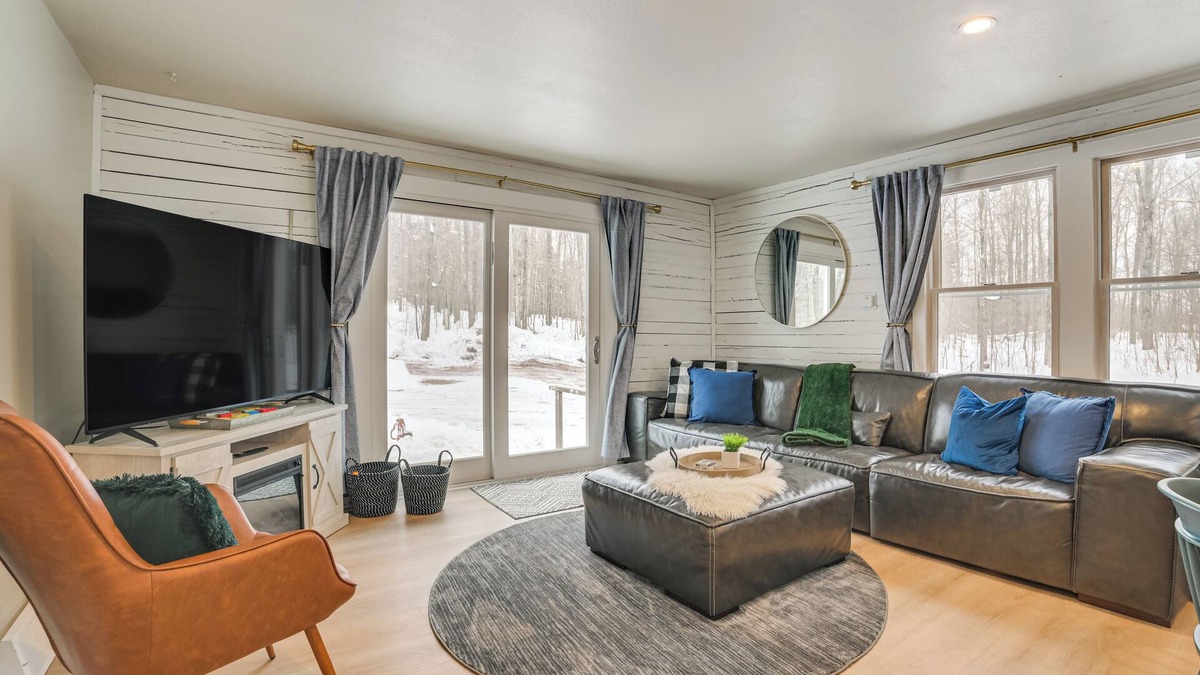 Petoskey House | 22 Mi to Boyne Mountain: Home w/Fire Pit!
