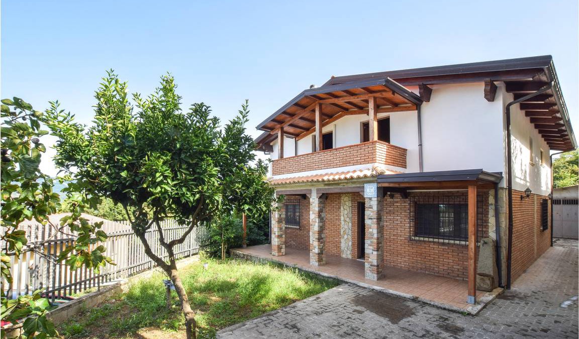 Motta Santa Lucia House | 220 m² House ∙ 4 bedrooms ∙ 10 guests
