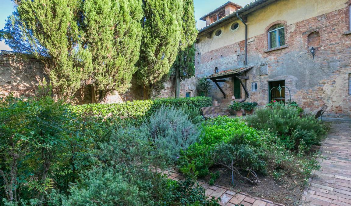 Lorenzana House | 220 m² House ∙ 1 bedroom ∙ 4 guests