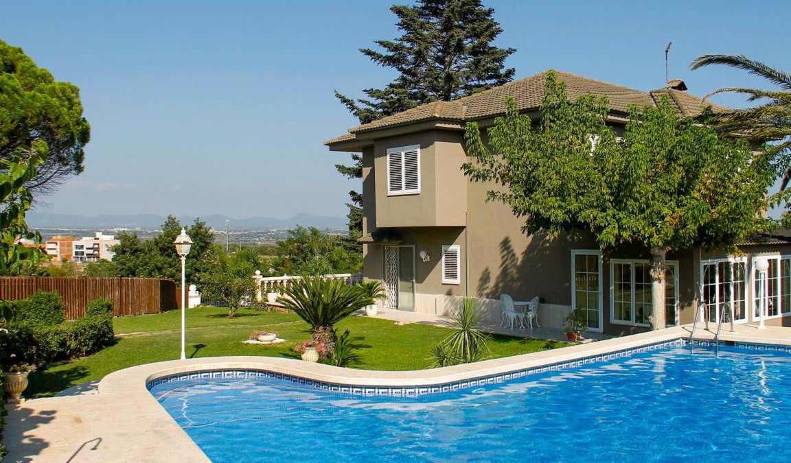 Alcover House | 220 m² House ∙ 1 bedroom ∙ 13 guests