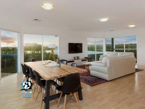 Goolwa Beach House | 220 m² House ∙ 3 bedrooms ∙ 8 guests