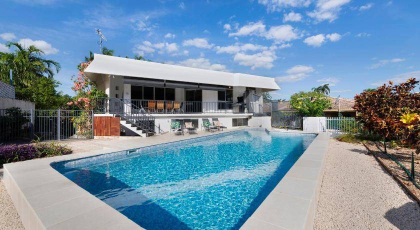 Nightcliff House | 220 m² House ∙ 5 bedrooms ∙ 13 guests