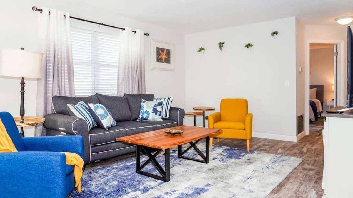 Indian Rocks Beach Cottage | 2201 - Suite A · New Modern Chic Suite Walkable Steps to Beach