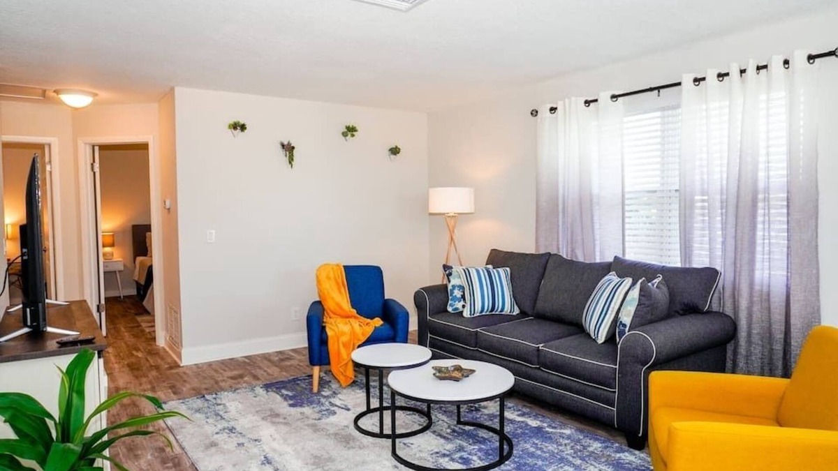 Indian Rocks Beach Cottage | 2201 - Suite B · Ocean Spray Hideaway - New Steps to Beach and Sand
