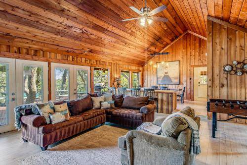 Dripping Springs House | 221 m² House ∙ 4 bedrooms ∙ 13 guests